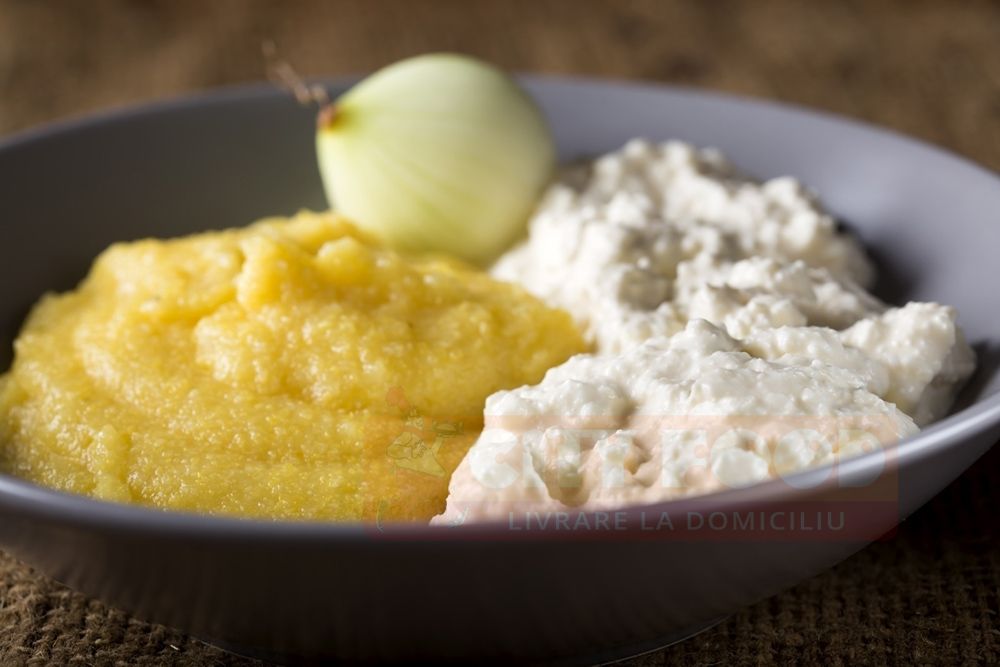 Mamaliga cu branza si smantana -200/100/100 gr.