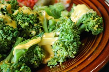 Broccoli cu unt si cascaval