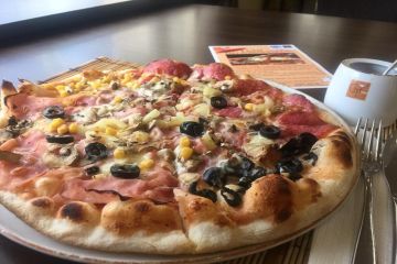 Pizza Prosciutto Funghi Extra