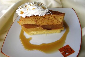 Tort de mere si caramel